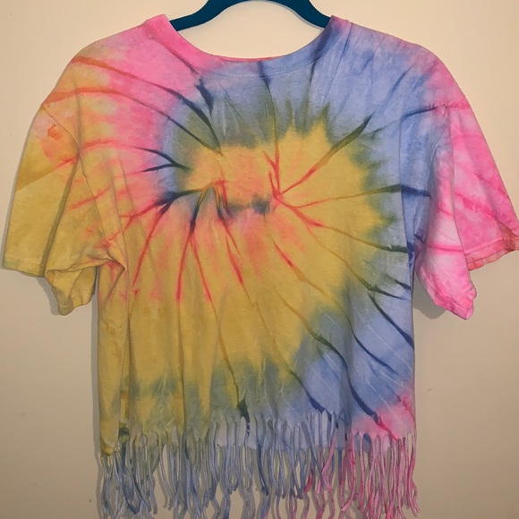 Fringe Tye-Dye Tshirt! 🌈 - Picture 2 of 3